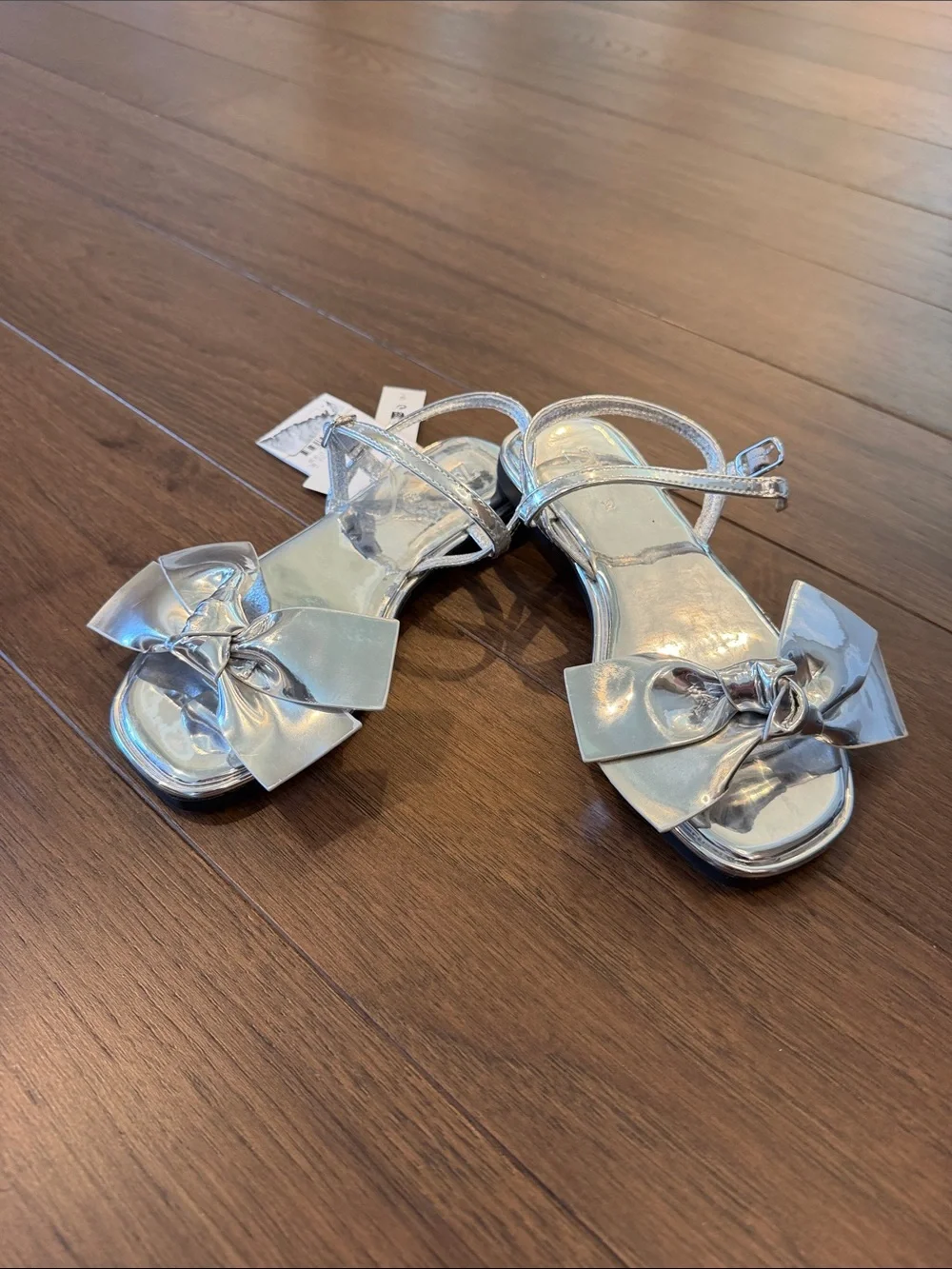 Zara Girls Silver Bow Sandals Size 31 NWT - C11-617